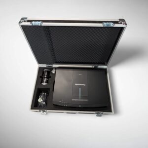 Lite-line     Panasonic PT-MZ862 Projector + lens